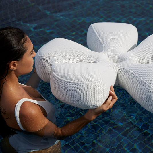 Floralux Haven™ Nymphéa Luxury Floating Retreat Veteranshops.com