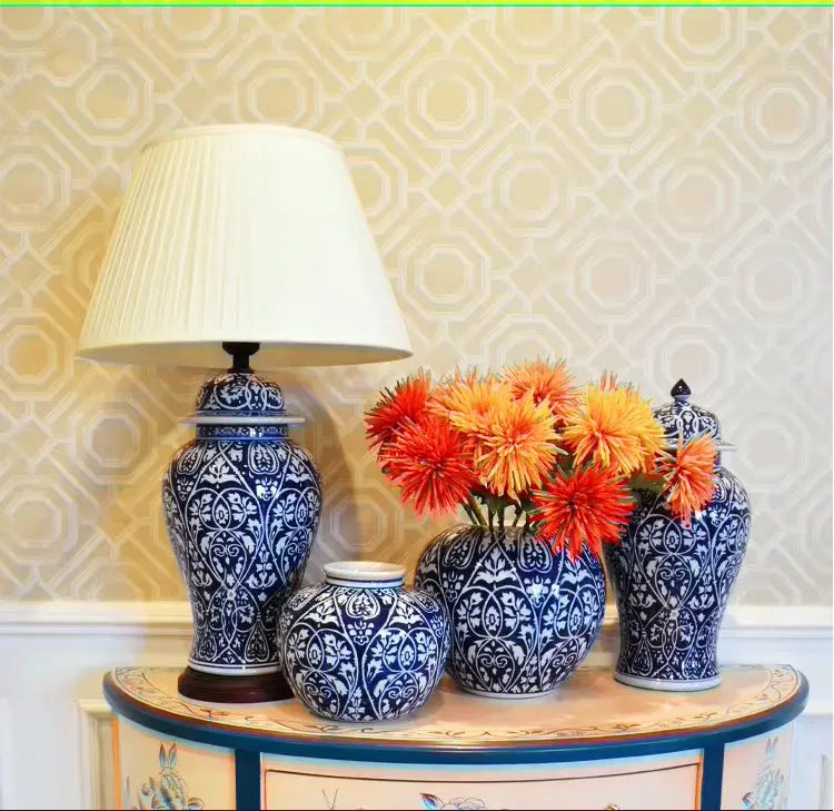 Decorative AuraClay™ tabletop vase made from high-quality ceramic, perfect for modern or traditional interiors.