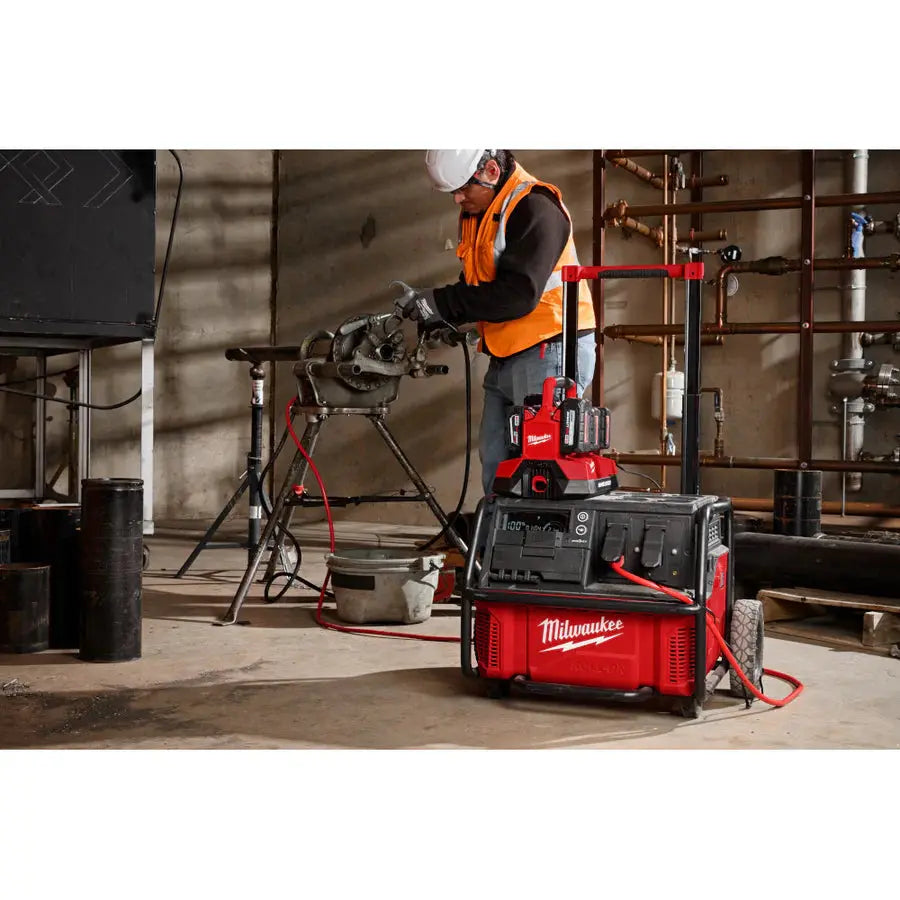Milwaukee PACKOUT Power Station for Portable High-Output Energy Milwaukee