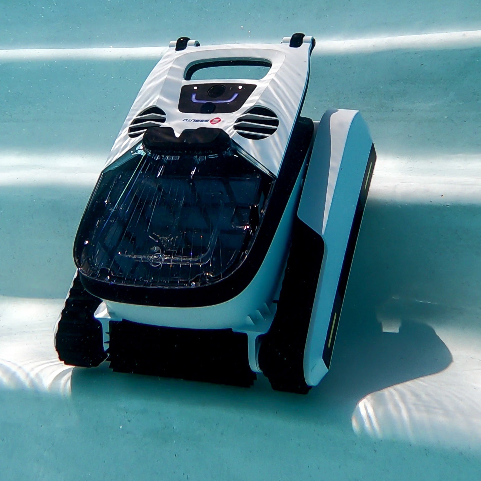 HYDROFORCE TITAN 200™ Robotic Pool Cleaner Veteranshops.com