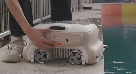 SolaraSkim Pro™ Solar Robotic Pool Cleaner